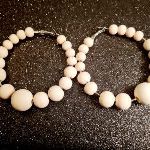 boucles en perles blanches J&S